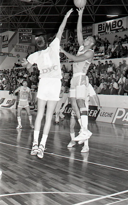 1990 IFA-Breogan Elston Turner